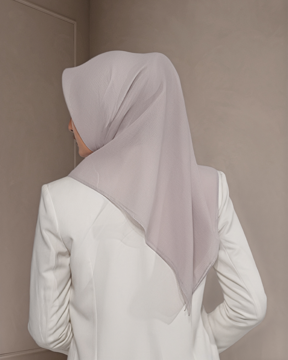 VOGUE PREMIUM SQUARE PASTEL GREY