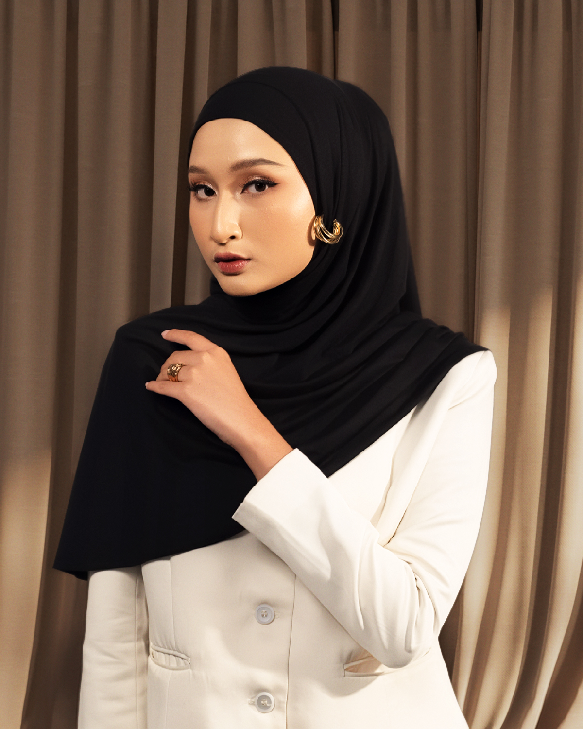 CURVE VOGUE MALAY SQUERE BLACK